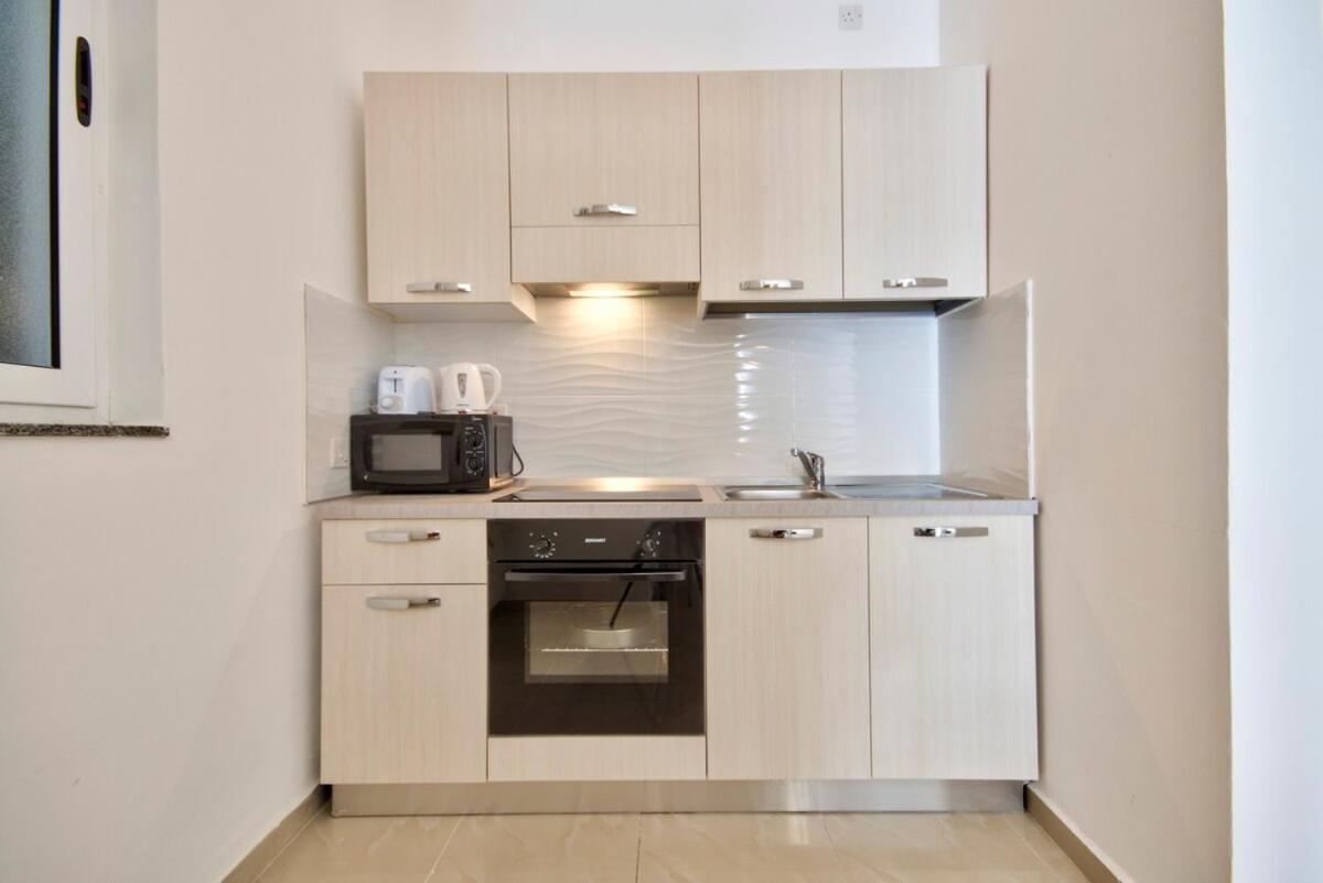Urbanstays - Gzira 1 Bedroom Apartments By Shortletsmalta Dış mekan fotoğraf
